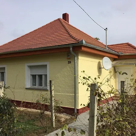 Amarilisz Vendeghaz Sármellék